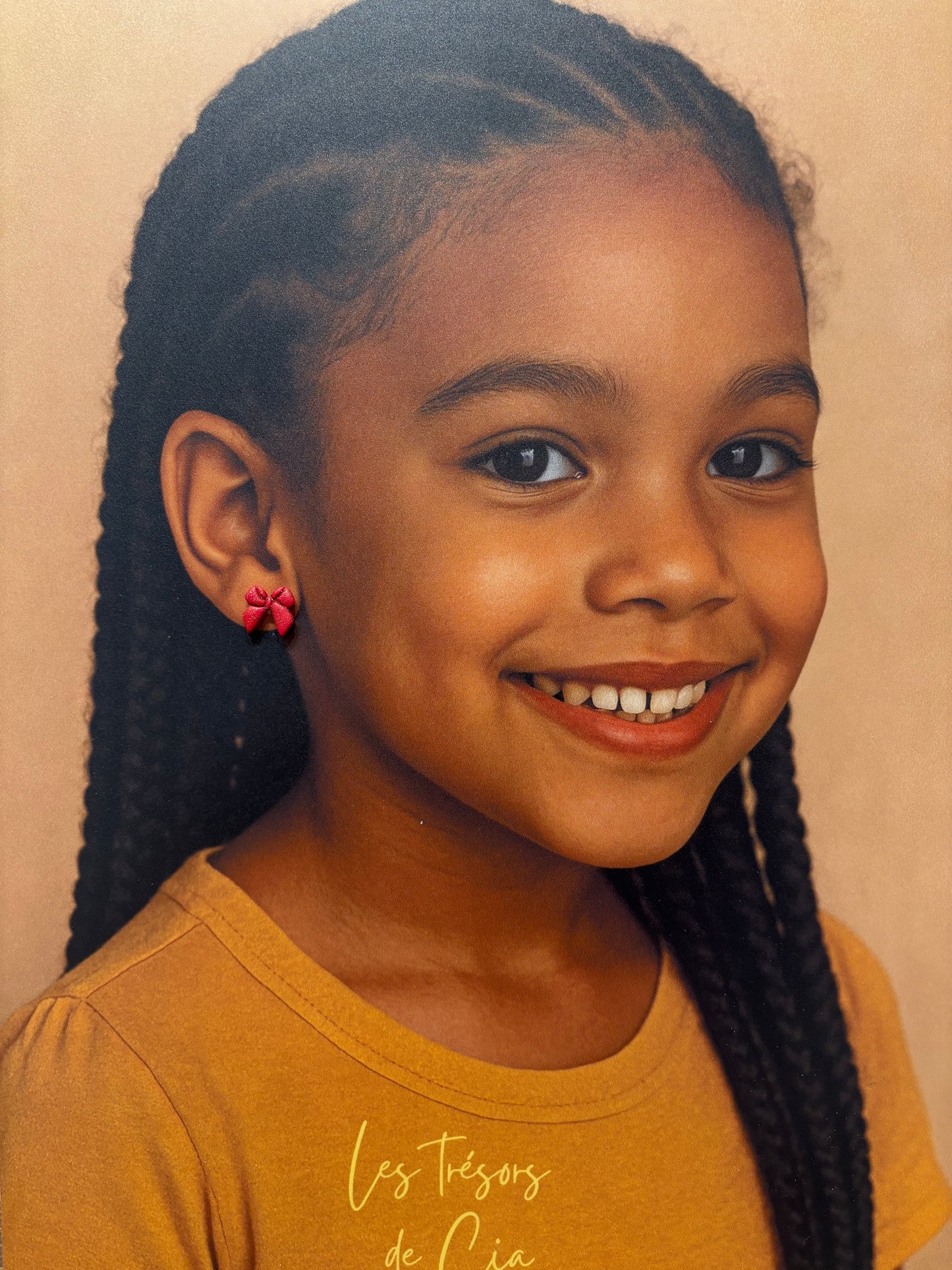 Boucles d’oreilles nœud rouge enfant — Puces légères pour petite fille - Les Trésors de Cia