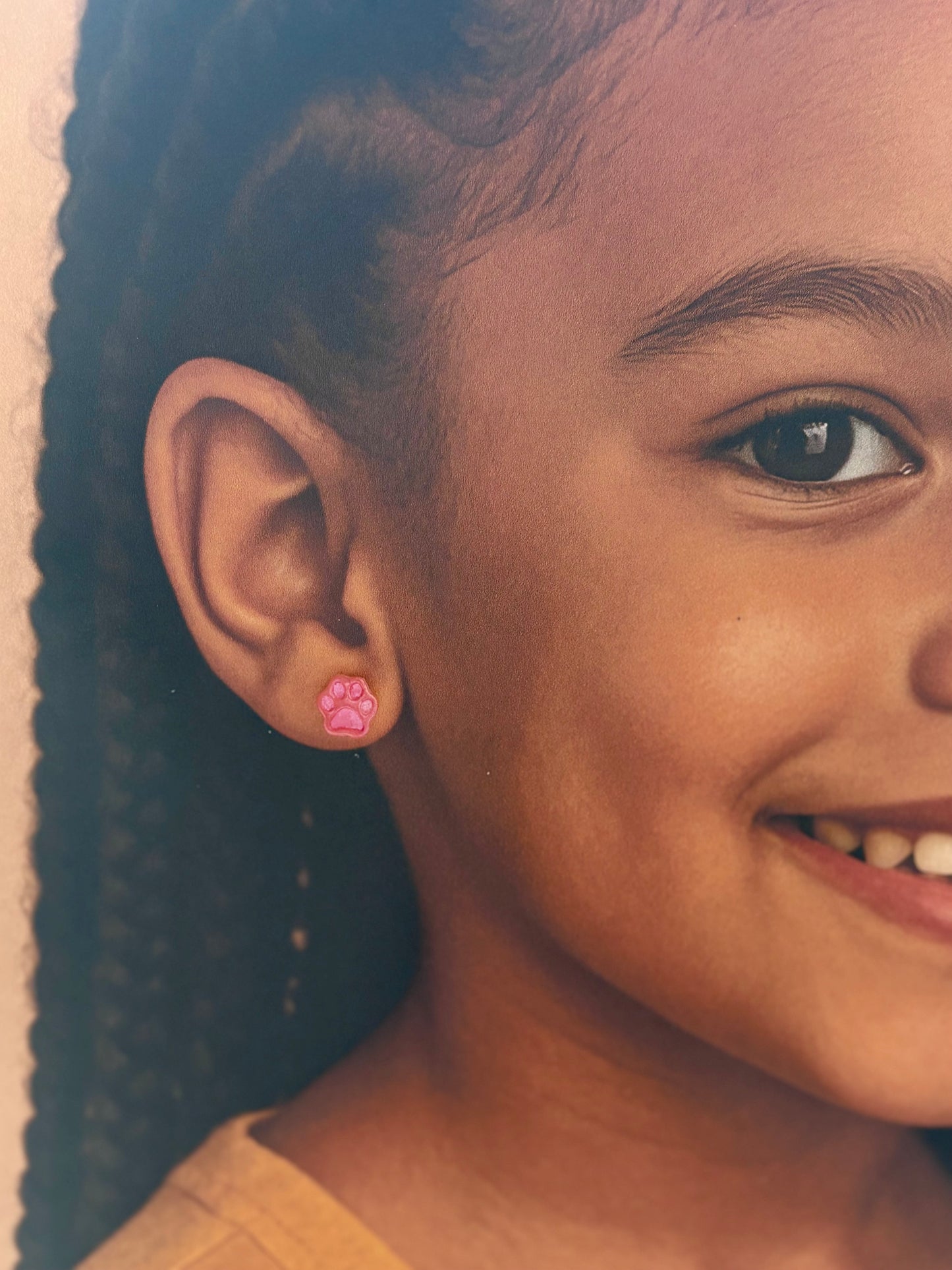 Boucles d'oreilles enfant en forme de patte, clou acier inoxydable doré – Les Trésors de Cia