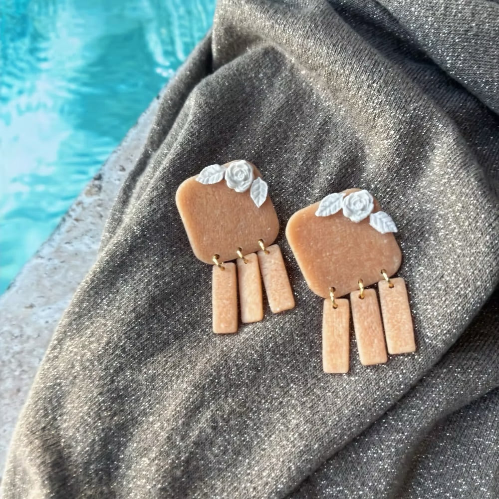 Boucles d'oreilles pendantes maxi BILLIE | Blanc ou Pêche rosé