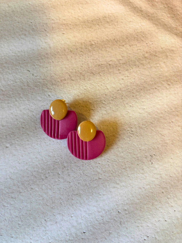 Boucles d’oreilles “Rosée Solaire” – Rose vibrant & beige chaud