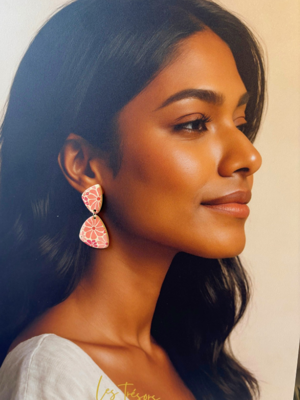 Boucles d’oreilles fleuries en argile polymère – Roses & Terracotta
