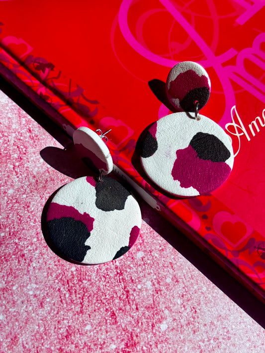 Boucles d'oreilles rondes magenta en argile polymère, idée cadeau femme 50 ans