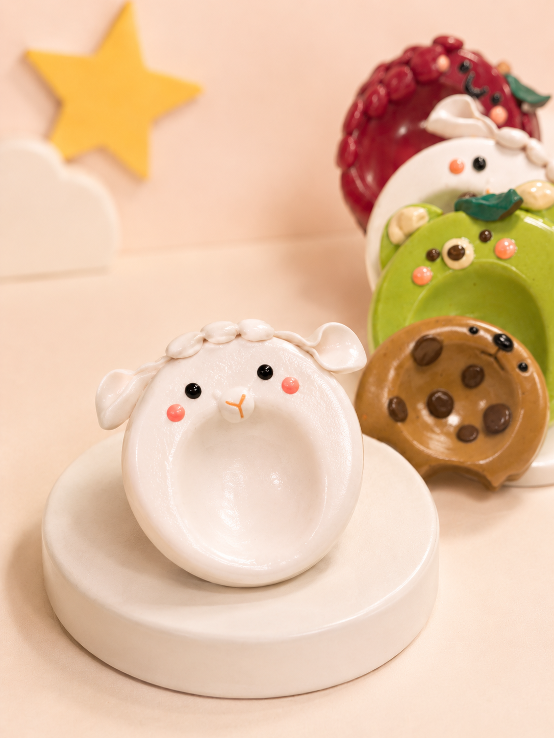 Pierre anti-stress mouton kawaii en argile polymère, objet apaisant fait main – Les Trésors de Cia