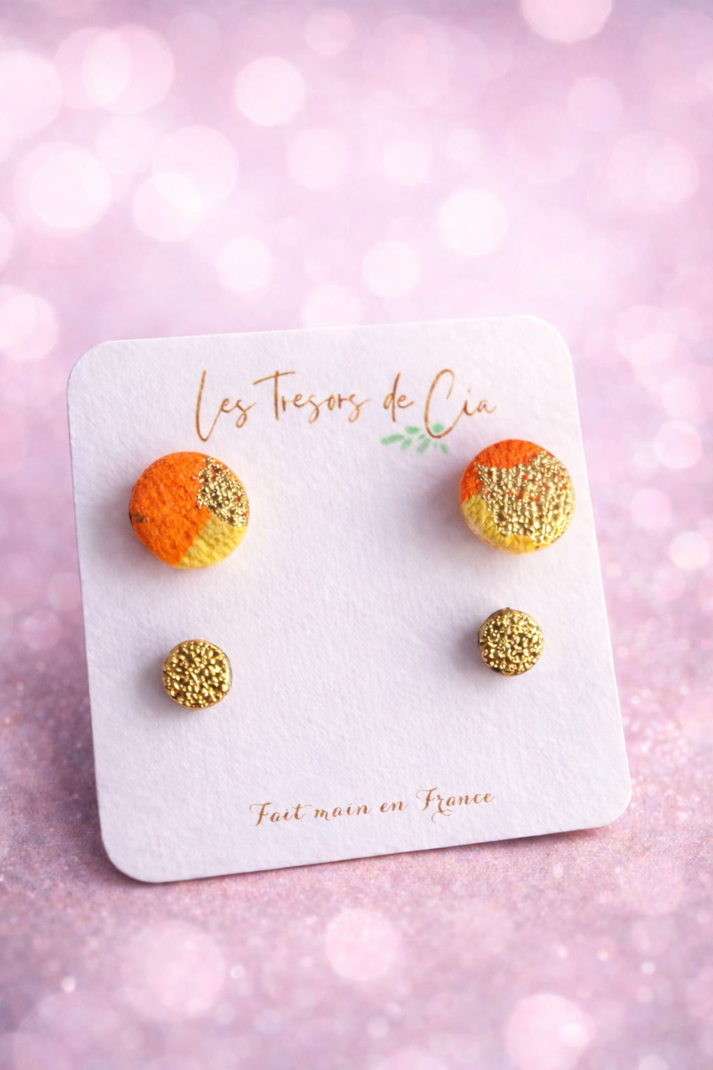 Boucles d’oreilles puces orange & doré — Fait main en France — Ultra légères