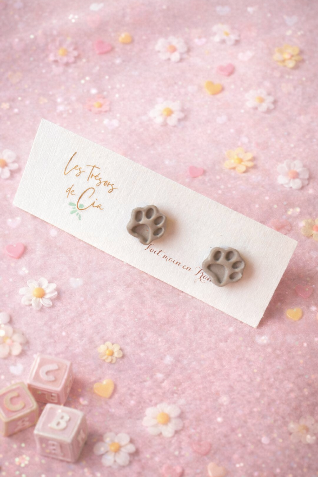 Boucles d’oreilles enfant – Pattes d’amour