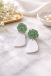 Boucles d’oreilles fleuries légères vert d’eau