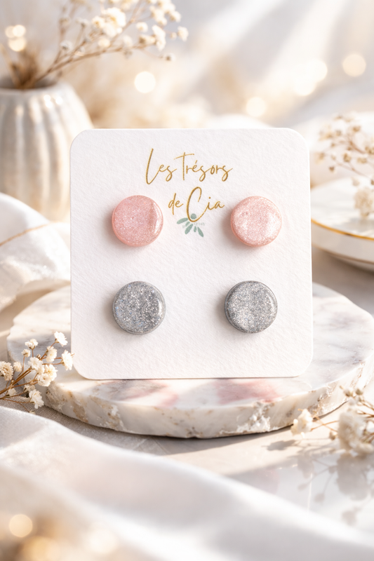 Boucles d’oreilles puces pailletées rose & argent — Fait main en France — Ultra légères