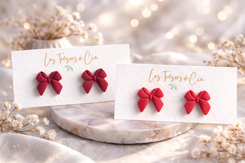 Boucles d’oreilles nœud rouge enfant — Puces légères pour petite fille
