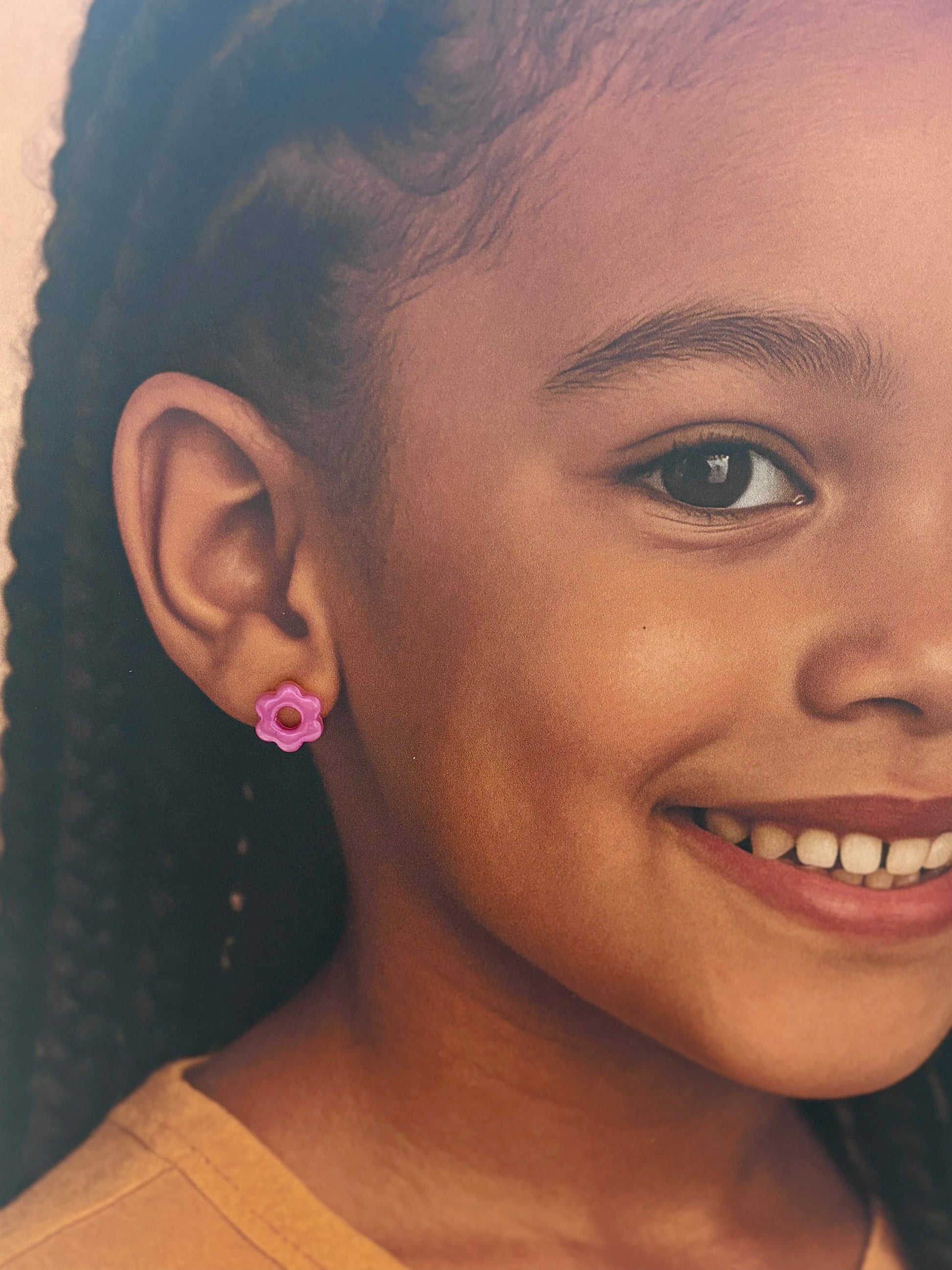 Boucles d'oreilles fleur enfant, clou acier inoxydable et fleur rétro colorée – Les Trésors de Cia