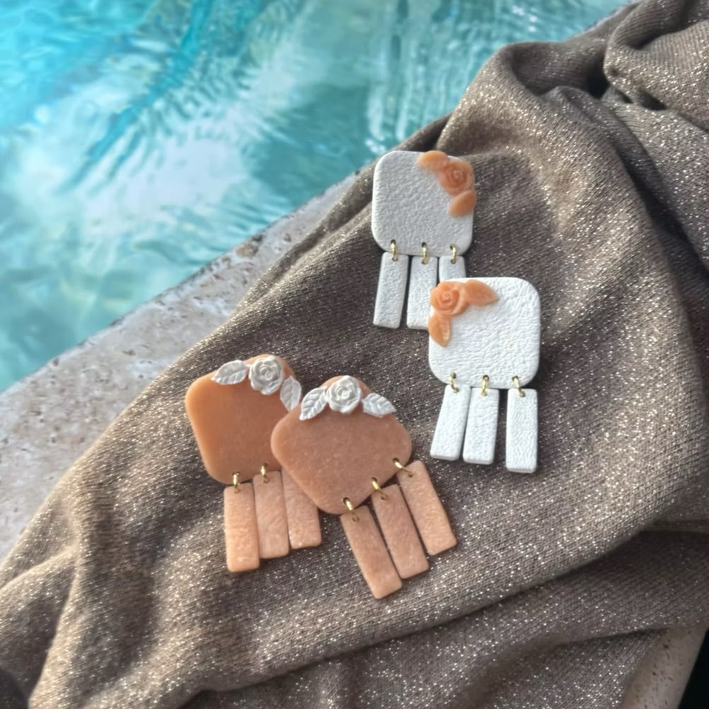 Boucles d'oreilles pendantes maxi BILLIE | Blanc ou Pêche rosé