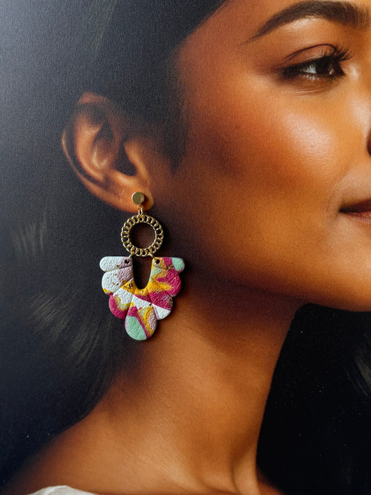 Boucles d’oreilles artisanales multicolores en argile polymère JANET -Effet marbré doré