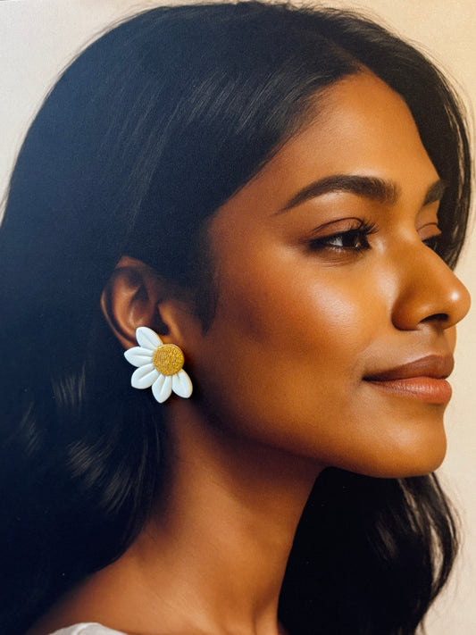 Boucles d'oreilles fleur marguerite Daisy en argile polymère, douces et solaires – Les Trésors de Cia