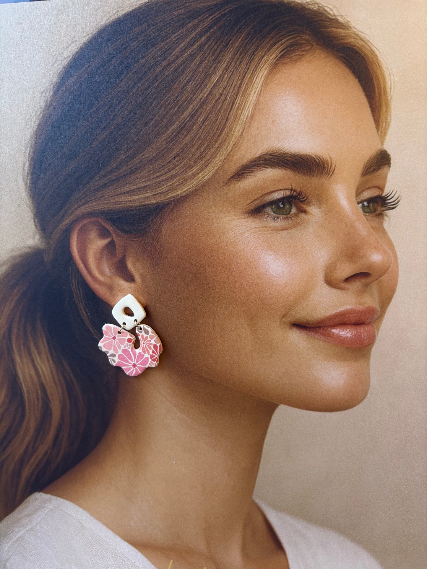 Boucles d’oreilles fleurs bohèmes rose en argile polymère – Fait main France | Les trésors de Cia