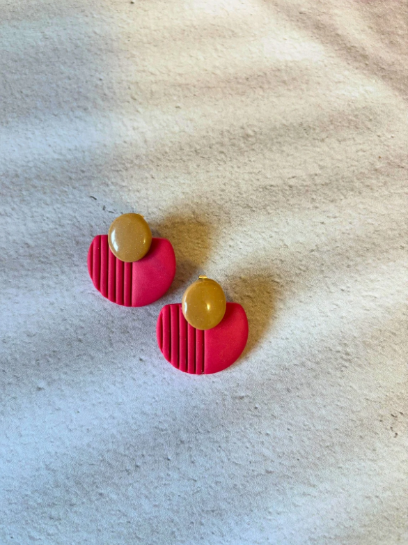 Boucles d’oreilles “Rosée Solaire” – Rose vibrant & beige chaud